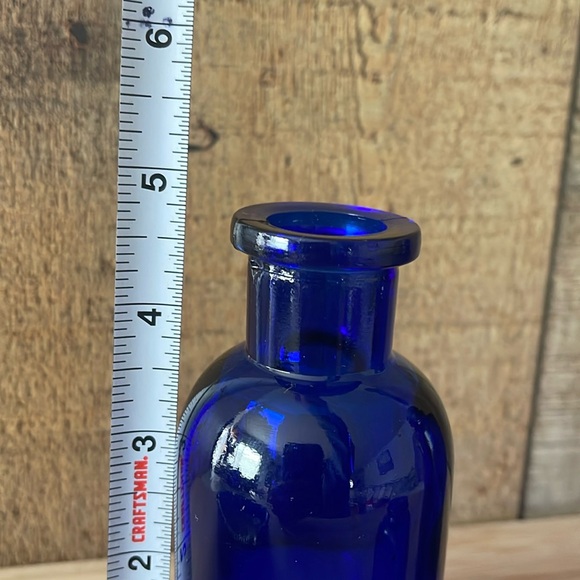 Vintage lot of cobalt blue glass bottles - Picture 2 of 8